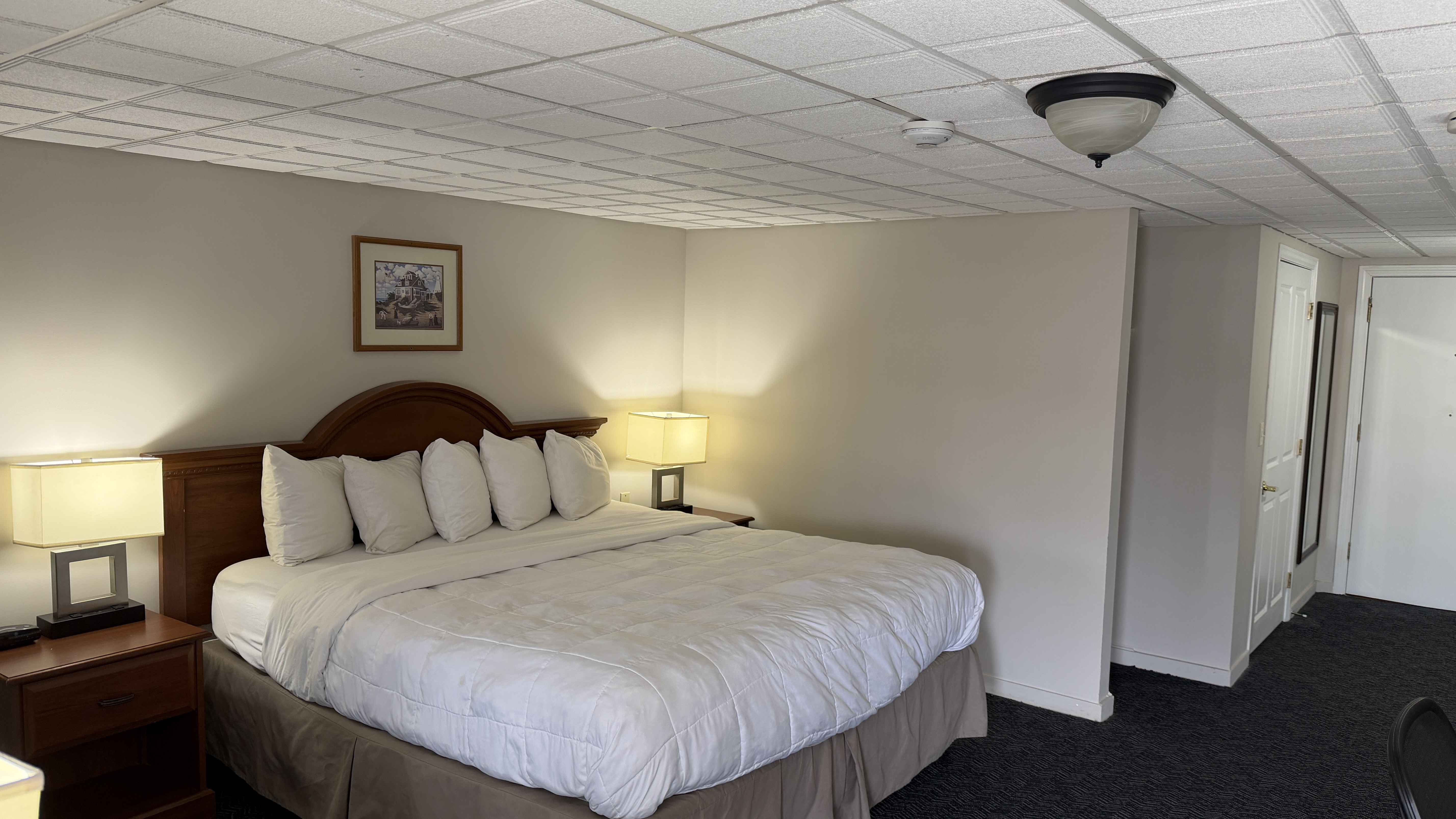 Pet friendly accessible room at Coachman Inn